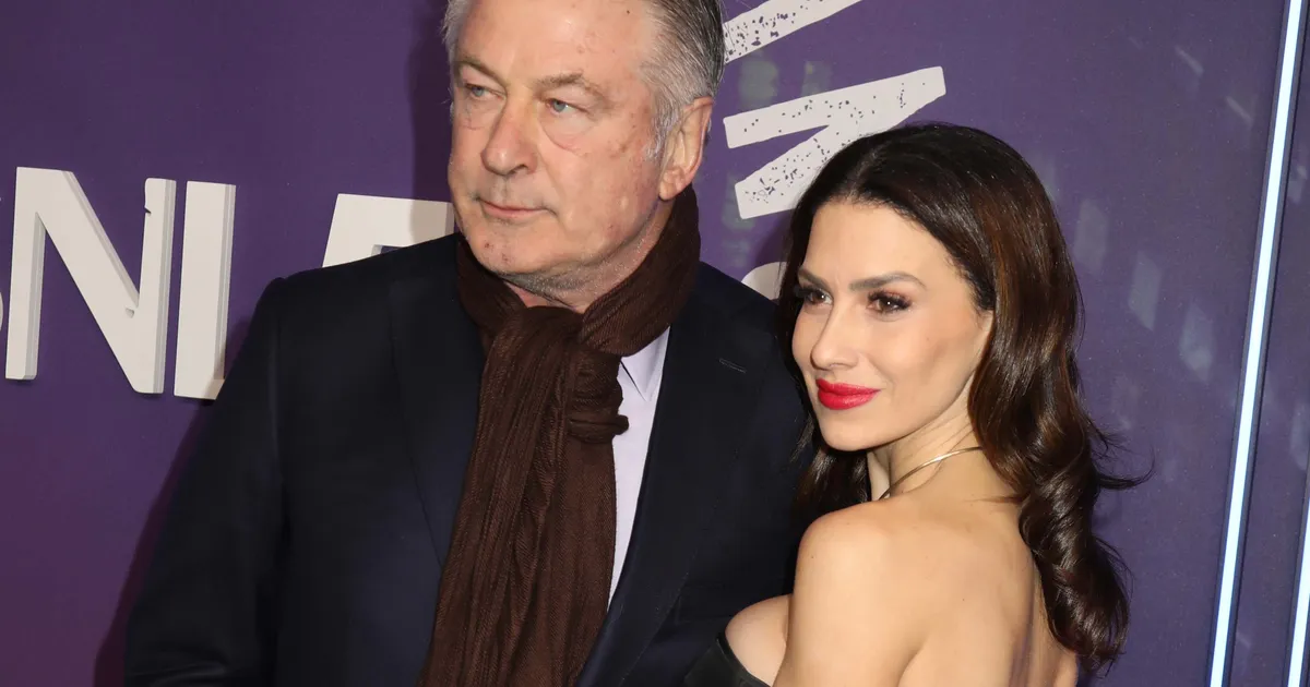 PIINLIK VIDEO ⟩ «See naine on nii ebaviisakas ja näitas enda tõelist palet!» Näitleja Alec Baldwini abikaasa pani mehe punasel vaibal ebameeldivasse olukorda