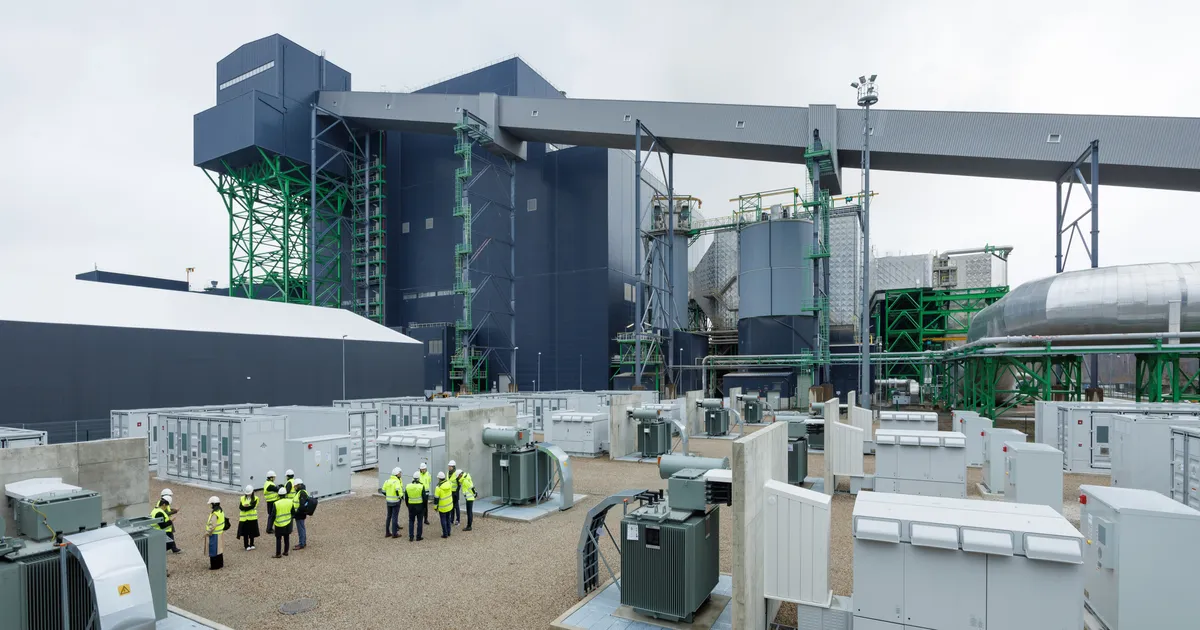 FOTOD ⟩ Eesti Energia avas Auveres Eesti suurima akusalvesti