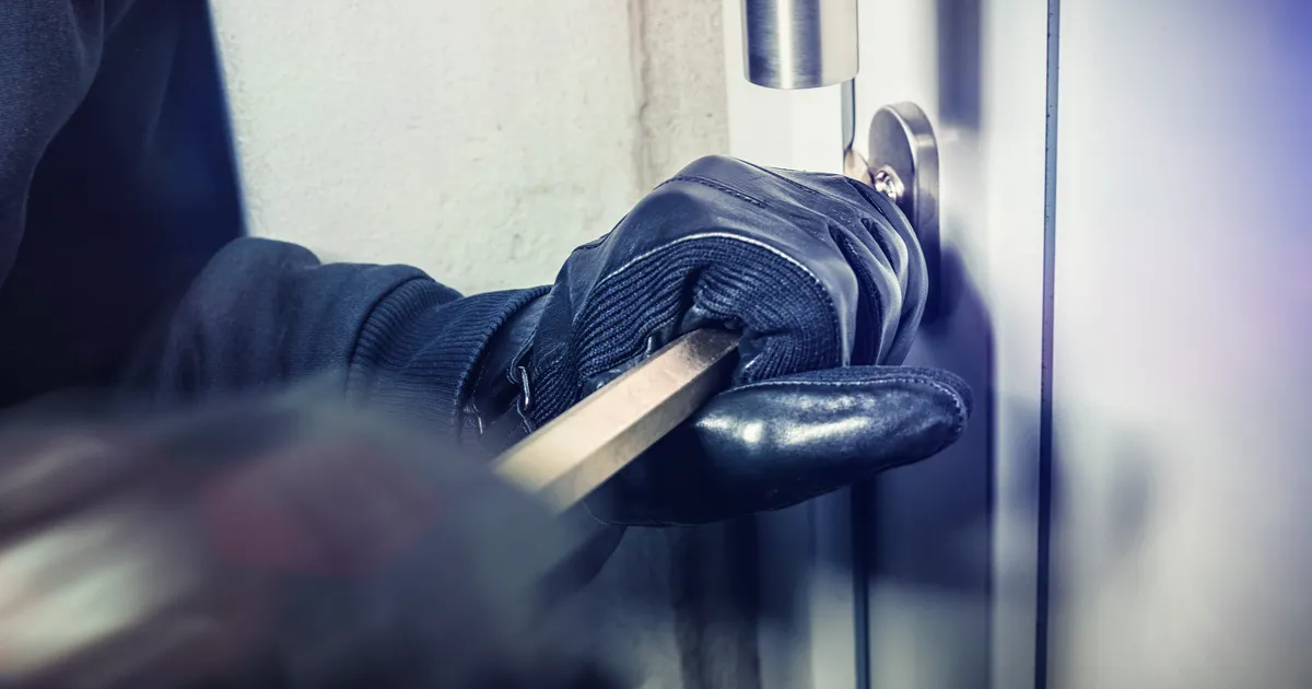 «Tunnistajaid on palju, kannatanuid veel rohkem!» Pisikest Lääne-Virumaa alevikku kimbutavad sarivargad