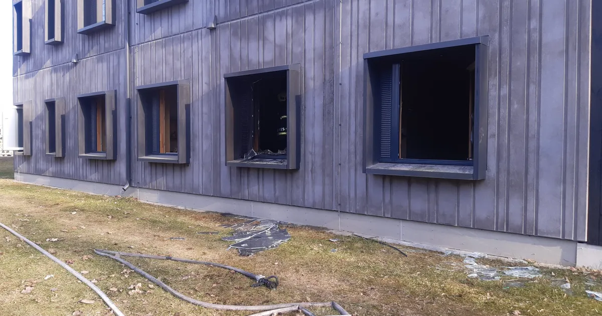 Tallinnas Merimetsa tee hooldekodus oli põleng, kolm inimest viidi haiglasse