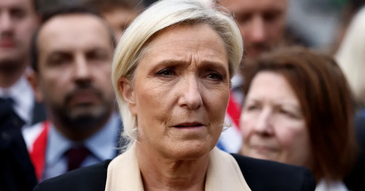 Marine Le Peni jätkamine poliitikas ripub juuksekarva otsas