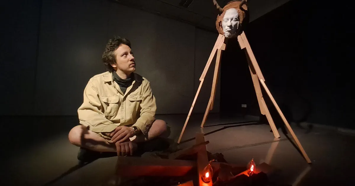 VIDEOLUGU ⟩ «Eks ta natuke kõhedust tekitav on». Johannes Luik viib vaataja sõudma kahtlase lõpuga jõele