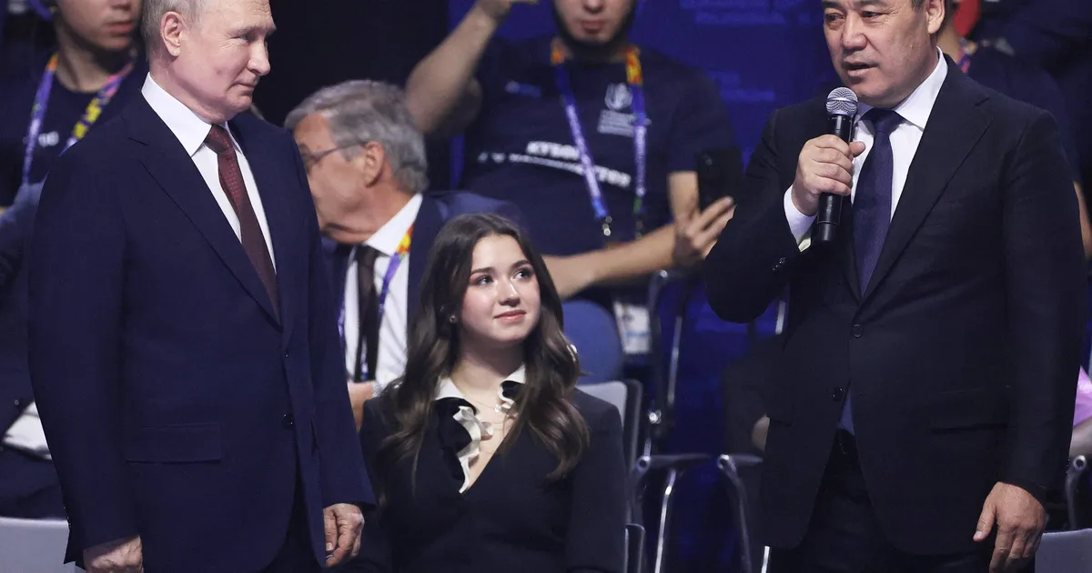 Dopinguga vahele jäänud noorest iluuisutähest on saanud Putini poliitbroiler