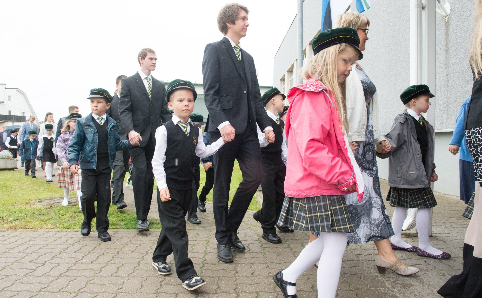 Gümnasistid: üksi elamiseks võiks piisata 2000eurosest palgast