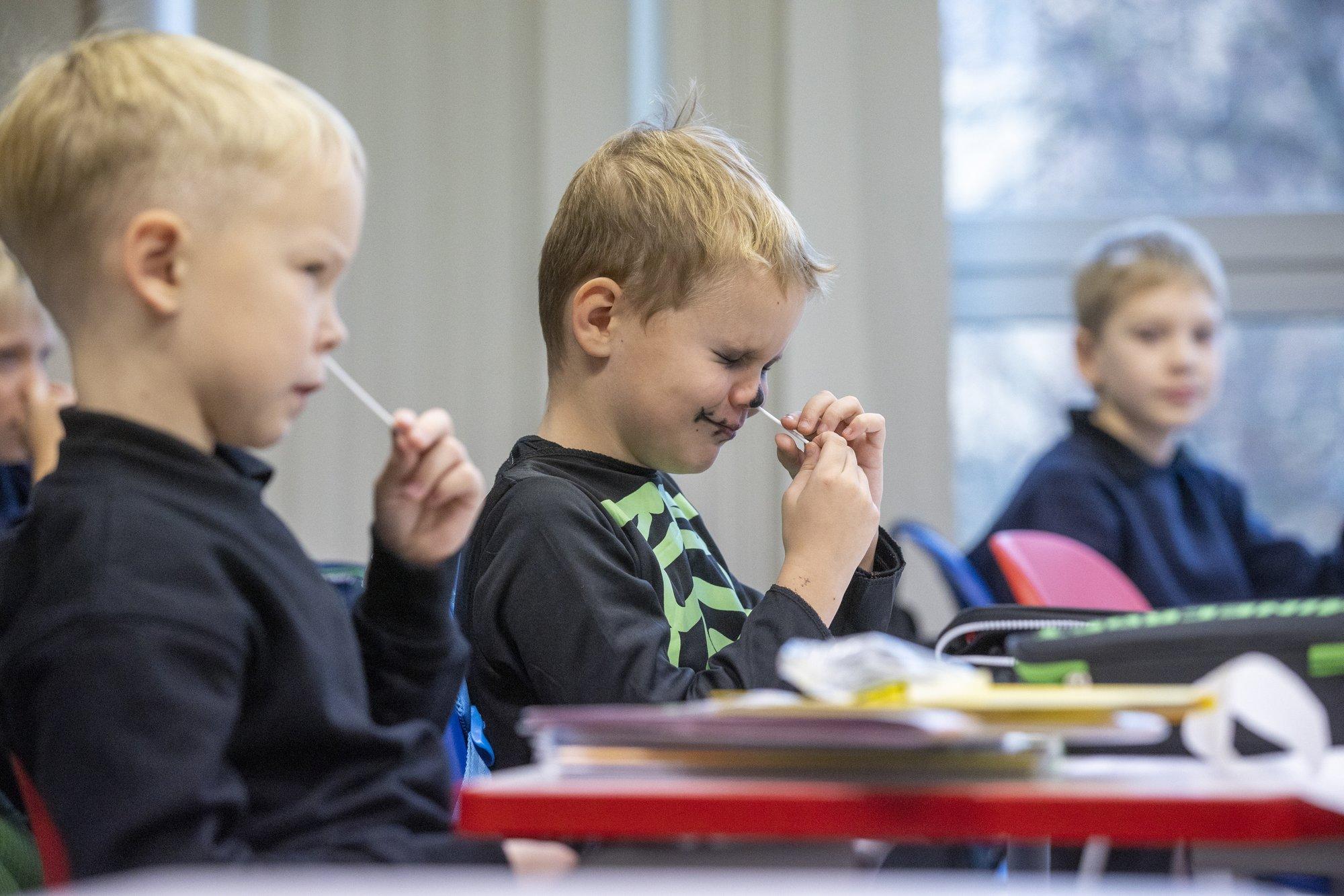 FOTOMEENUTUS | Kas 2 + 2 reeglit ja maskikontrolli mäletate?