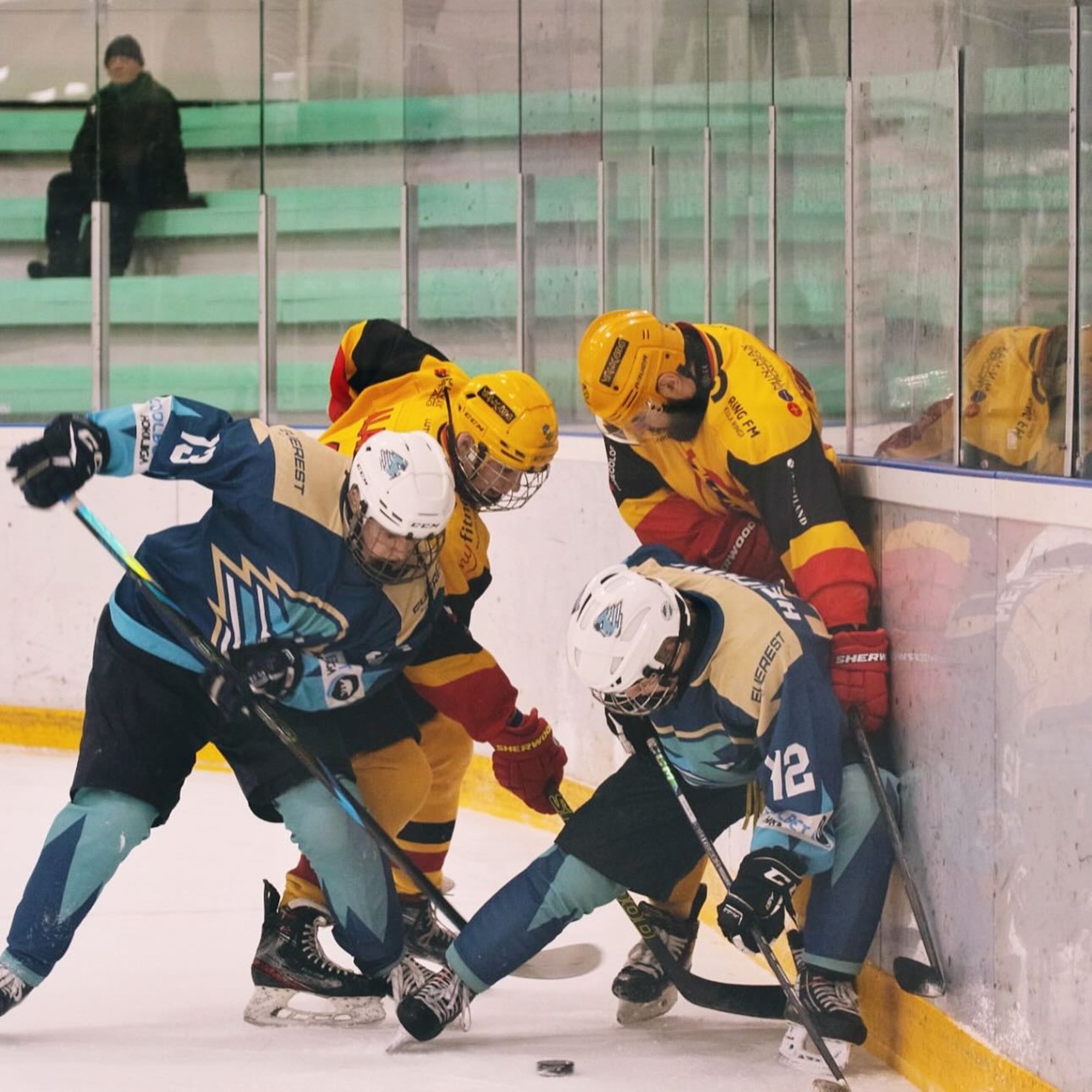 Eesti hokiliiga poolfinaalid venisid ootamatult viiemänguliseks