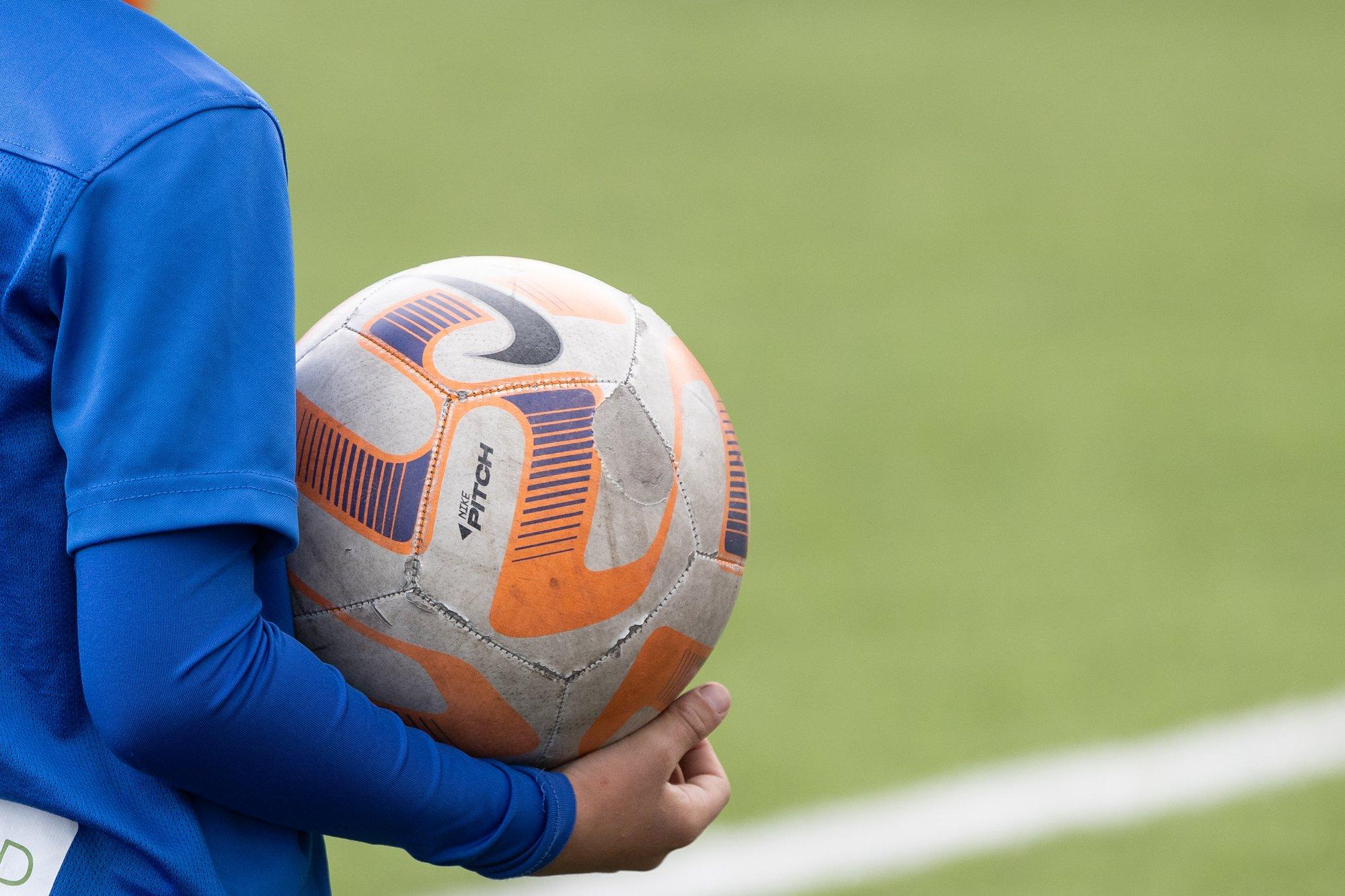 Õiguskantsler viibutas jalgpalliliidu suunas näppu: noormängija klubivahetus ei tohiks jääda vanemate kinni maksta