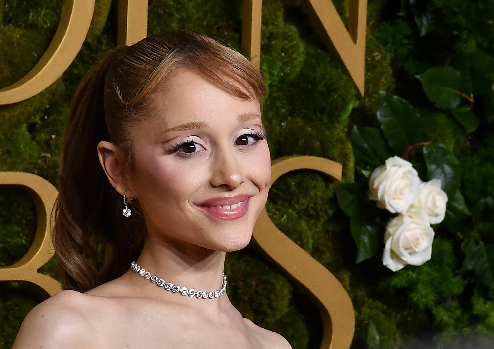 Ariana Grande kergitab uue muusikaga saladuseloori luhtunud abielult: lauljatari eksabikaasa murdis ta südame