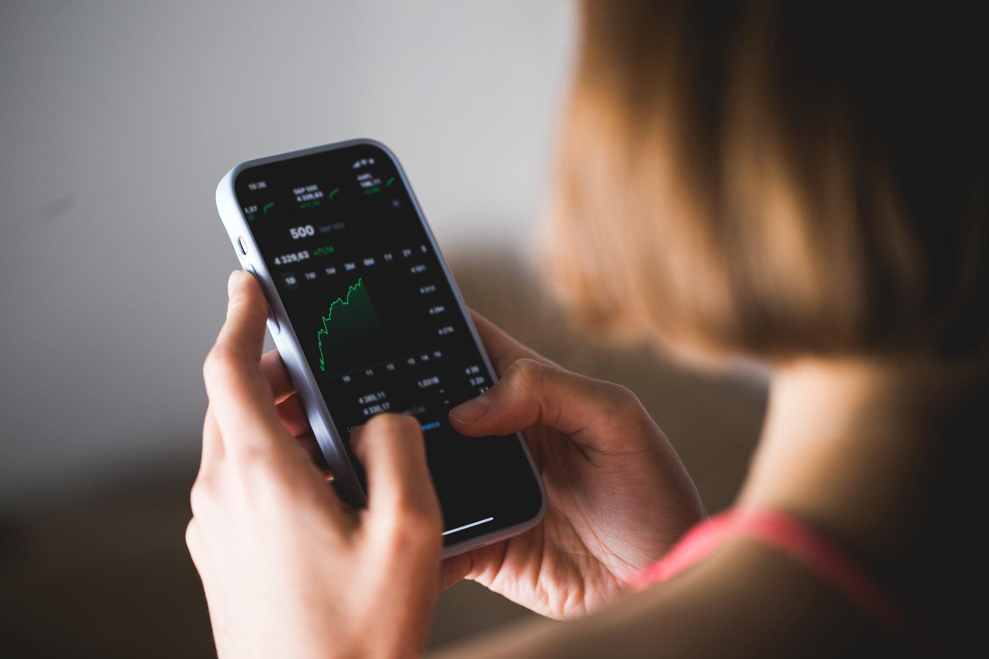 REPLIIK | Noor investor Hanna Nõmm: suurimaks takistuseks finantsvallas on sotsiaalmeedia