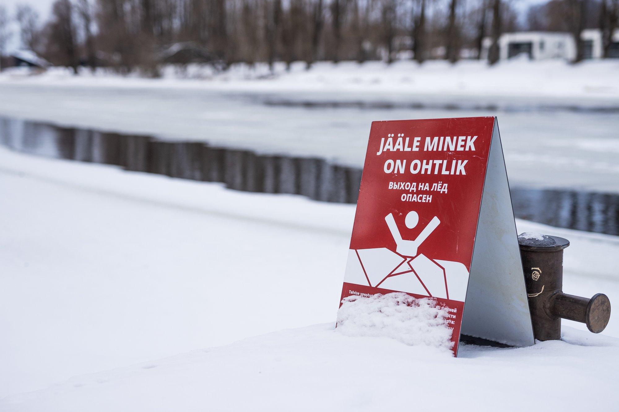 Mööduja päästis Harku järvelt kaks läbi jää vajunud poissi