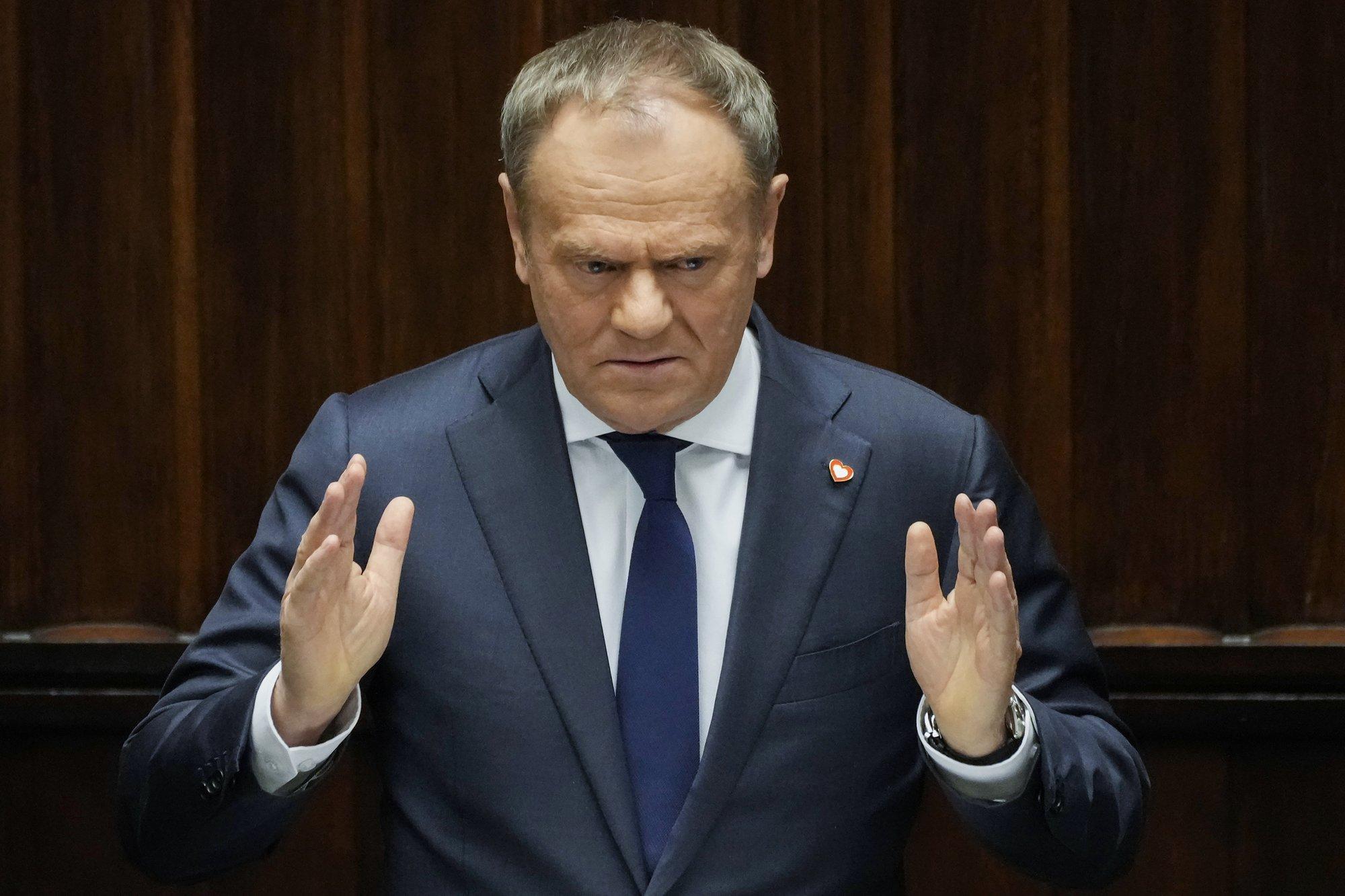Tusk kavatseb korraldada sõjalise väljaõppe kõikidele Poola meestele