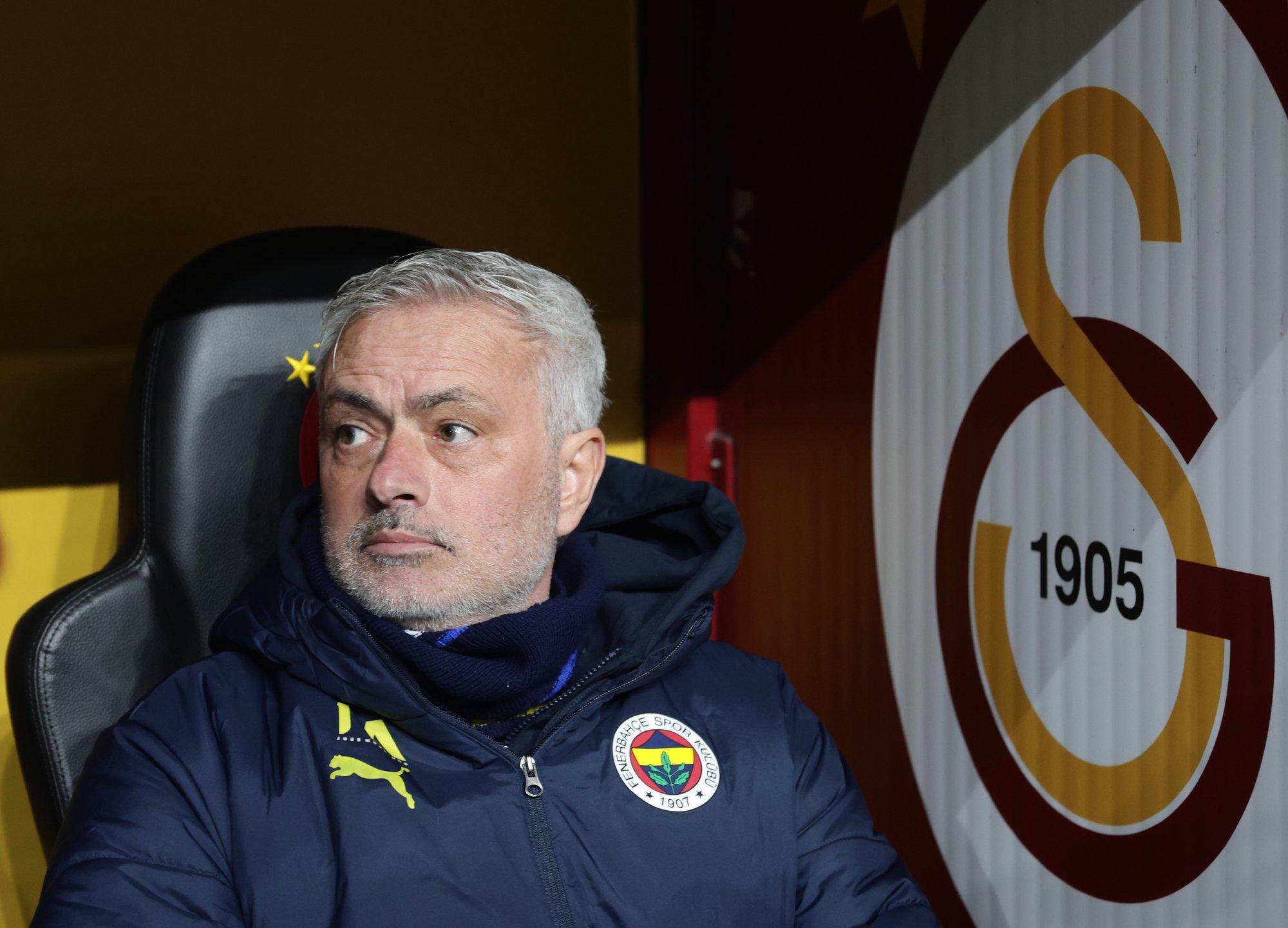 Jose Mourinho kaebas Türgi tippklubi kohtusse