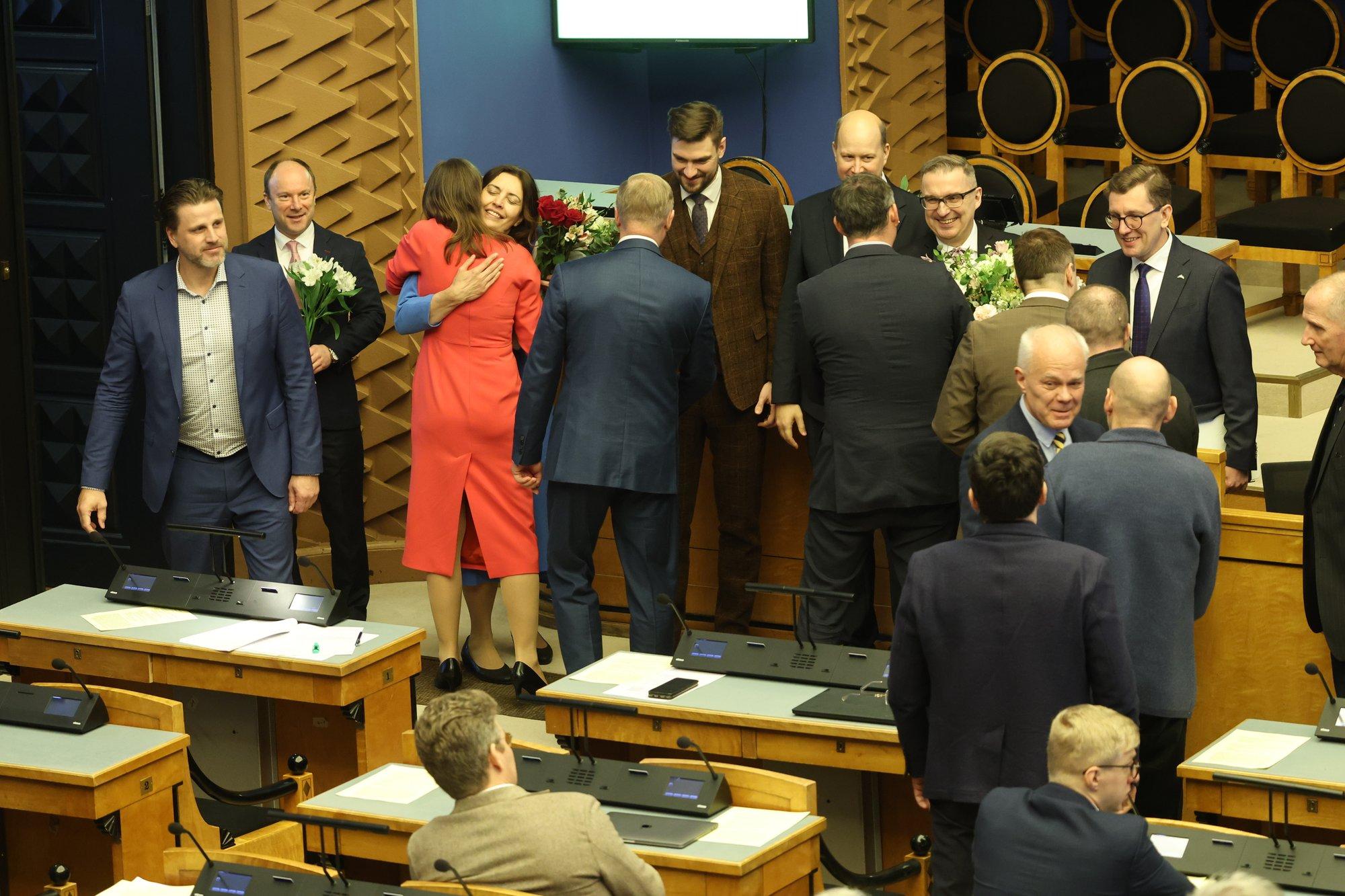 FOTOD | Uued ministrid andsid riigikogus ametivande