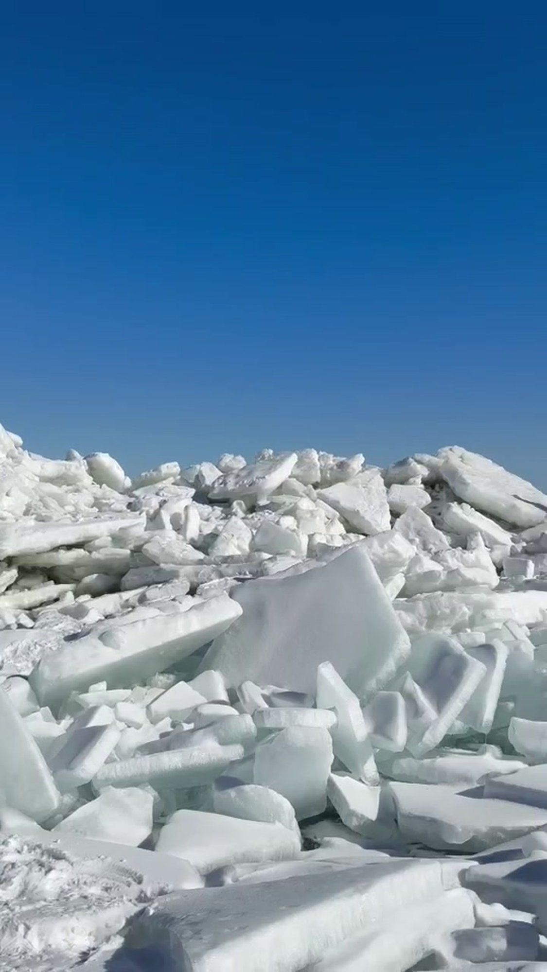VIDEO | Võimas! Rüsijää on Peipsi kallastele moodustanud mitme meetri kõrgused vallid