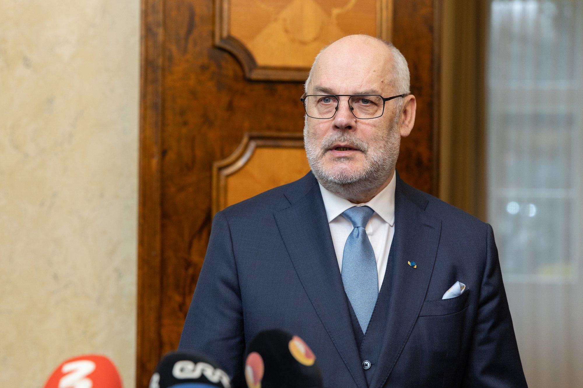 President kuulutas välja kaks seadust: keelatakse maitsetega kuumutatud tubakatoodete müük ja tugevdatakse naiste õigusi