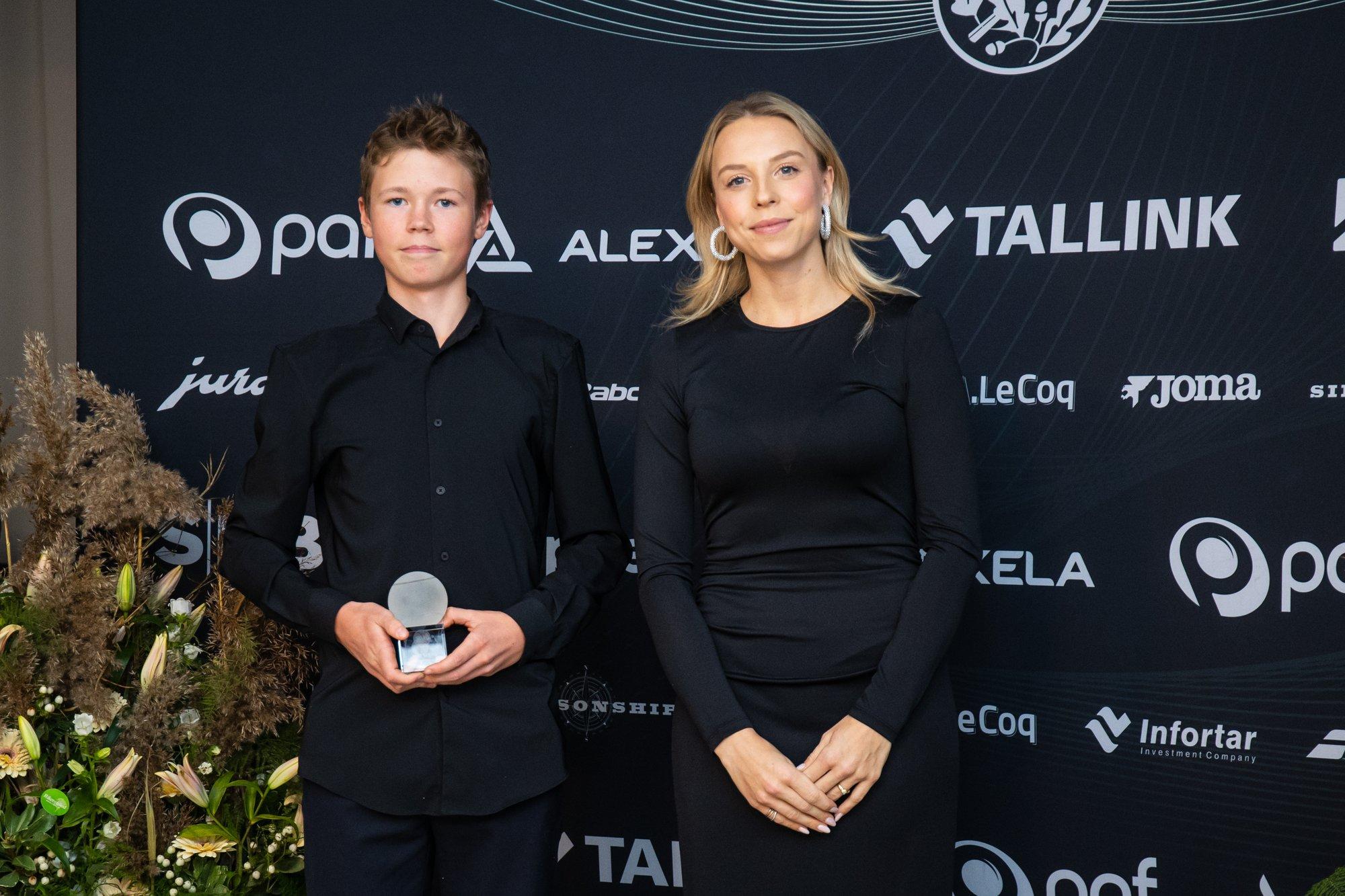 VAHVAD KLÕPSUD | Anett Kontaveit jagas pilte, kus ta on kallima ja pisipojaga: kõige armsam nädalavahetus