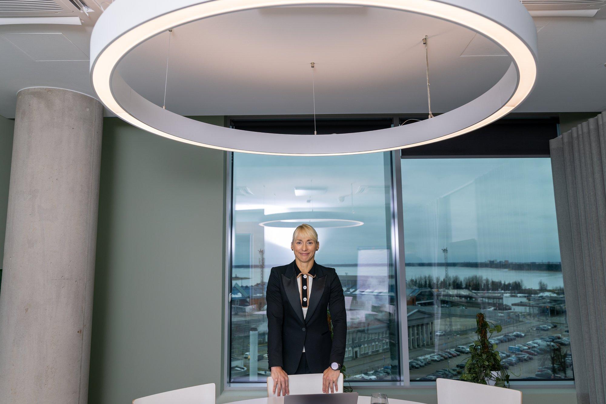 MAGNAADI KAANELUGU | Tippjuht Ursel Velve vägev teekond. Samsungi ümberpöörajast suurima kinnisvarafirma juhiks