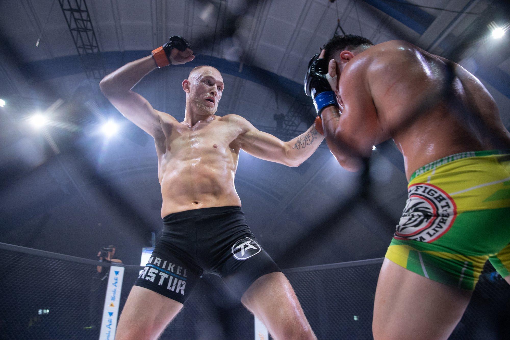 KUULA | „Mis tunne on?“ Maikel Astur loeb ette enda kohta käivad netikommentaarid ja kirjeldab ideaalteekonda UFC-ni