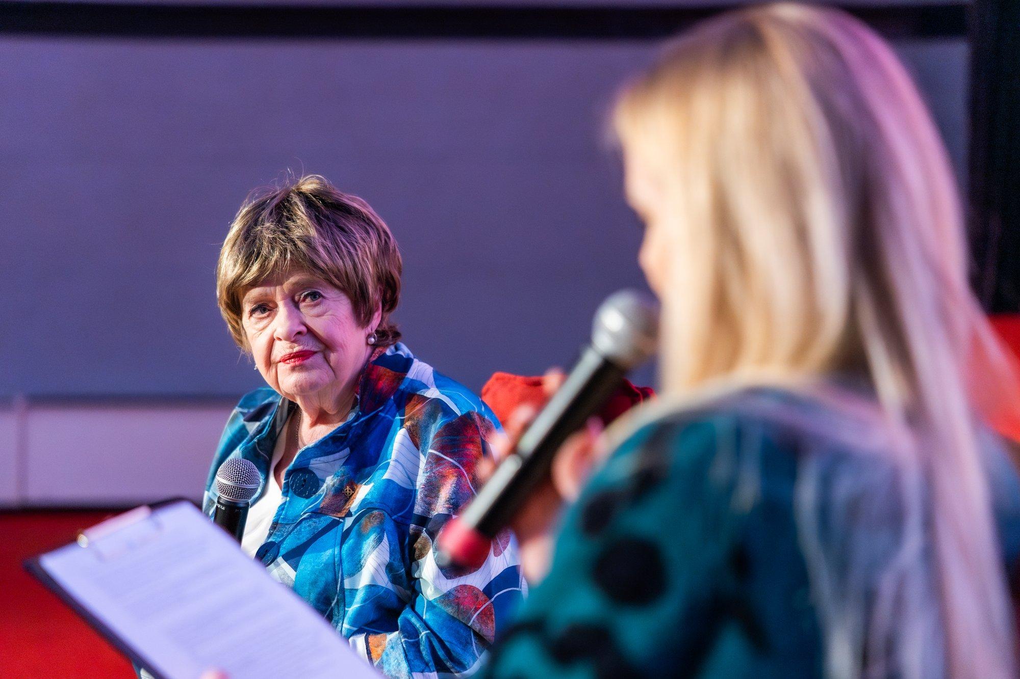 FOTOD | „Ükskord me naerame niikuinii.“ Eesti Naise kinoõhtul  esitleti kirjanik Leelo Tungla dokumentaalfilmi