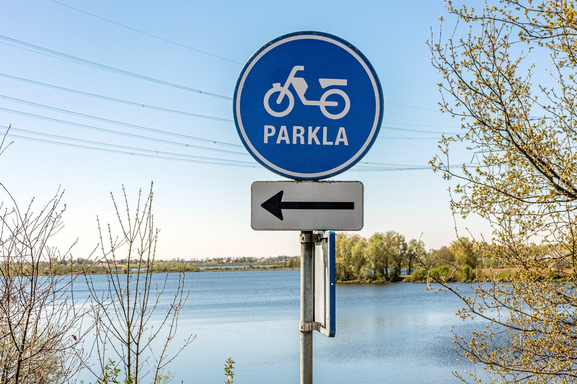 KRANAAT | Tallinn plaanib pisimopeedide parkimiseks kasutada Snelli tiiki