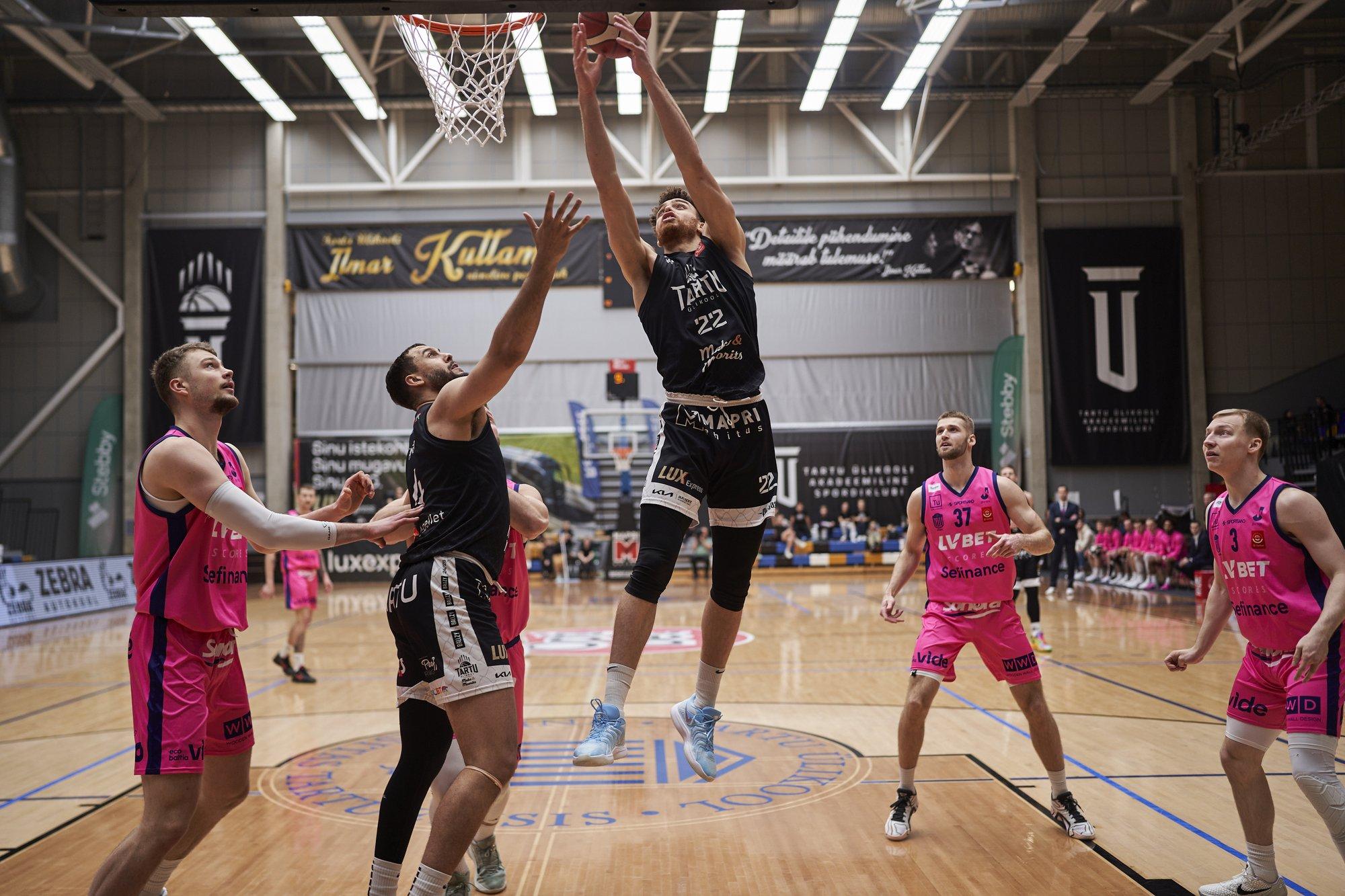 KOGU TÕDE MÄNGUST | Ümbersünd. Korvialuse puhtaks löönud Tartu tõmbas Zellile koti pähe ja viigistas seeria