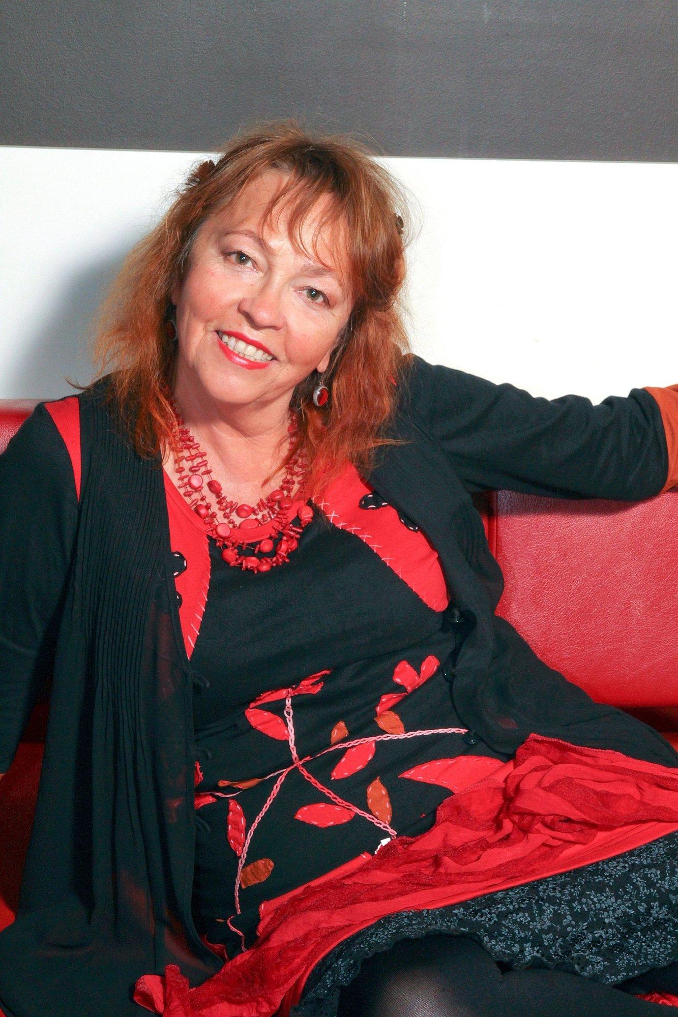 Pariisis elav näitlejanna Ene Rämmeld eestlannadest: ma ei taha küll kedagi solvata, aga mõni 60-aastane riietub nagu 80-aastane