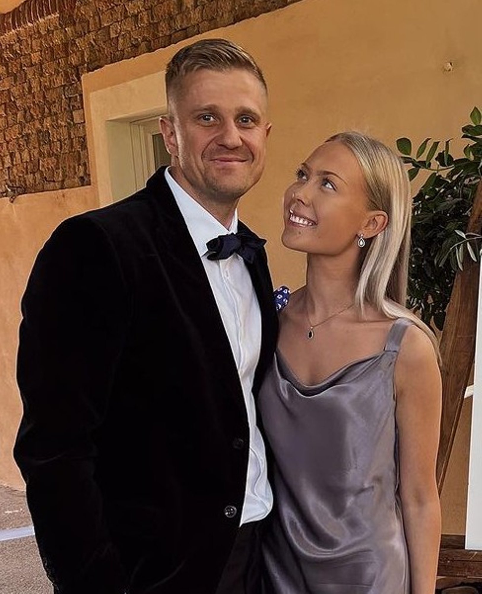 FOTOD | Ikka päikese kätte! Joel Ostrat naudib pruudiga puhkust romantilises Roomas