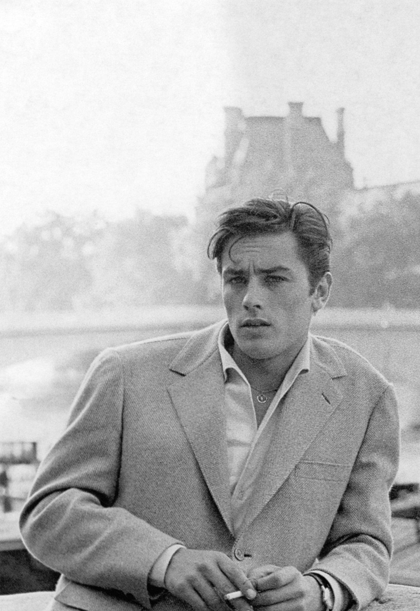 „Tahaksin nii väga armuda ja öelda, et armastan…“ Alain Delon, mõnede jaoks 20. sajandi säravaim filmitäht, teiste silmis inglinäoga võllaroog