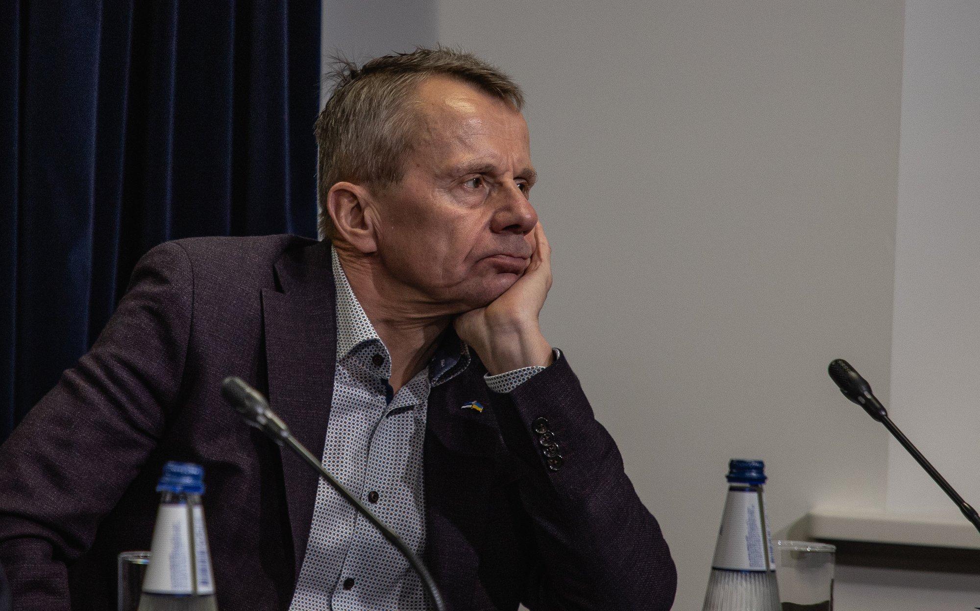 Jürgen Ligi peab leidma aja NATO saladuse loa taotlemiseks. Michal: loodetavasti teeb ta oma asjad ära kuu jooksul