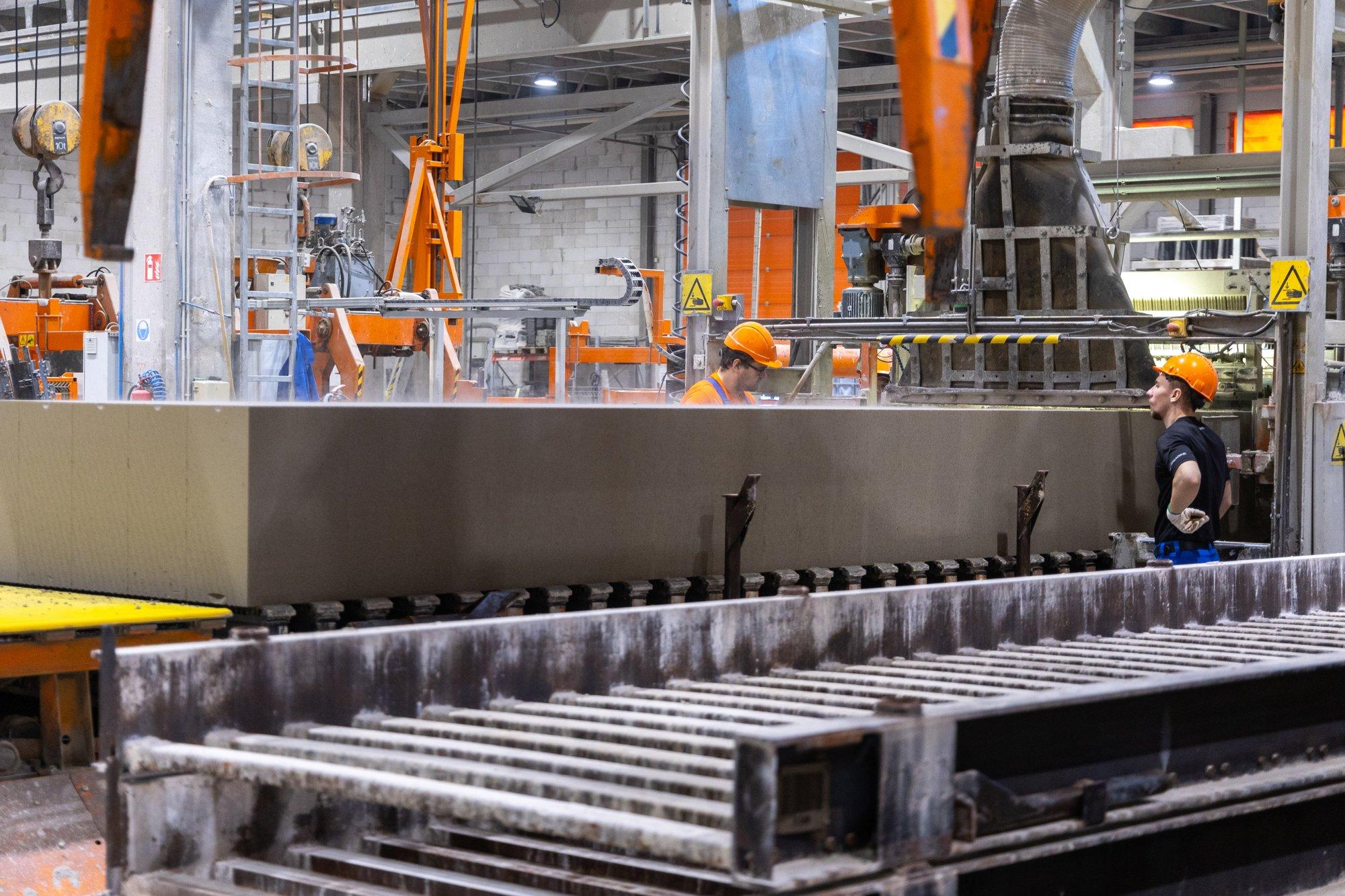 Oluline tehing ehitusmaterjalide tööstuses. Koondumise teel on sündimas uus turuliider