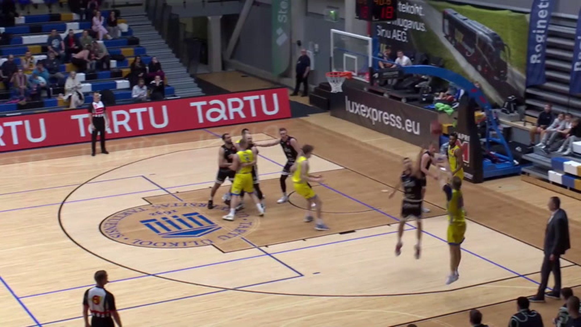 DELFI VIDEO | Paasoja suure sauna järel: kõik peavad peeglisse vaatama