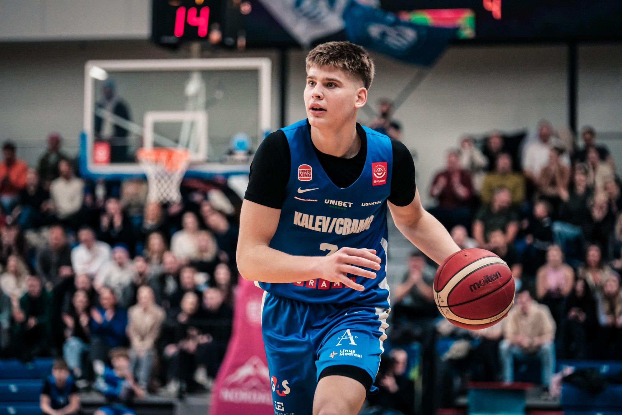 MÄNGU HETK | Stefan Vaaks rõõmustas kodupublikut ilusa pealtpanekuga