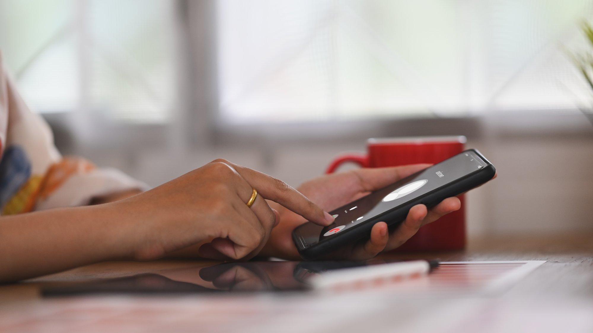 „Öeldakse, et kui isa enam ühel hetkel pole, jään teda igatsema, aga ma ei usu seda.“ Noored täiskasvanud ei näe enam, et veri on paksem kui vesi