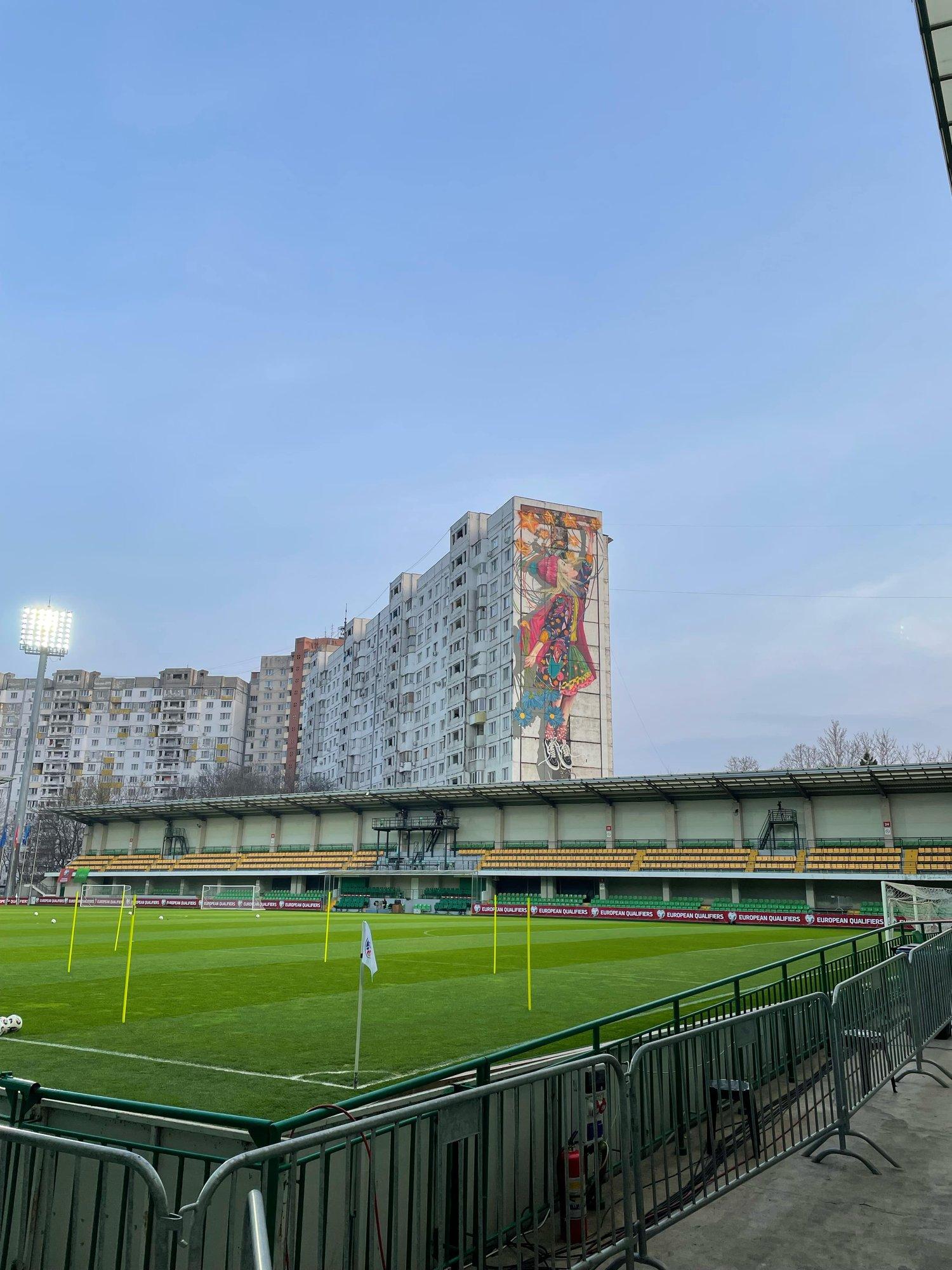 DELFI MOLDOVAS | Miks kõrgub rahvusstaadioni kohal ülisuur seinamaal?