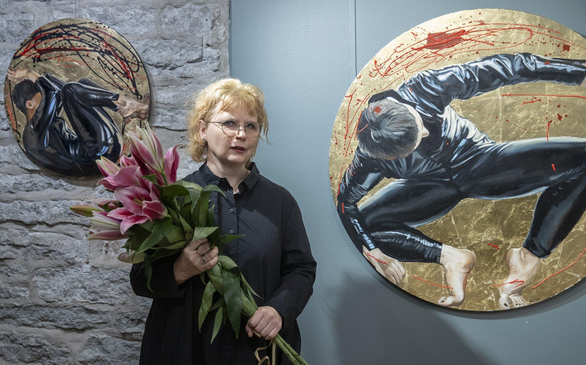 FOTOD | „Illusioonide aeg“. Allee galeriis avati Mall Nukke uusimate maalide näitus