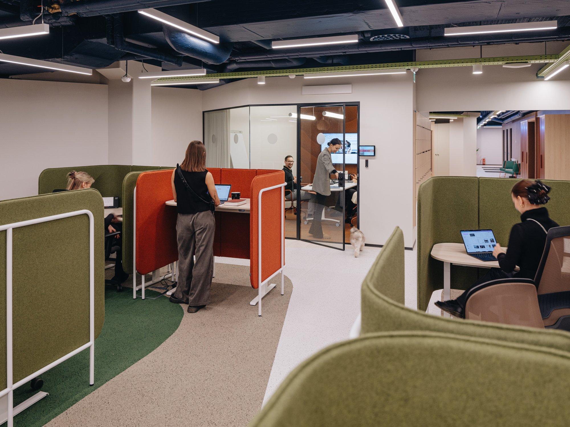 Kas sina oleksid nõus töötama võhivõõra kõrval? Uued koostöötamiskeskused just seda pakuvad