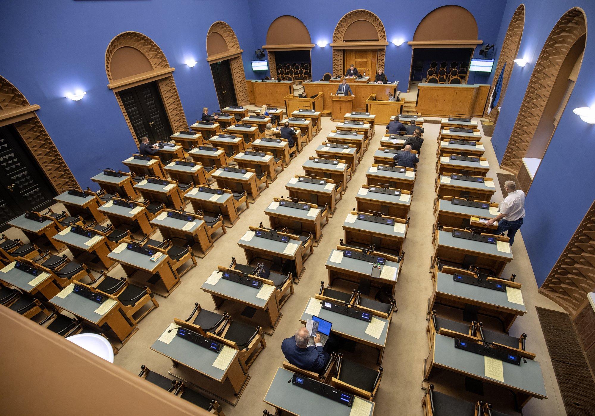 Schrödingeri koosolek? Rahanduskomisjoni aseesimees kutsus kokku erakorralise istungi, esimees selle toimumist ei tunnista