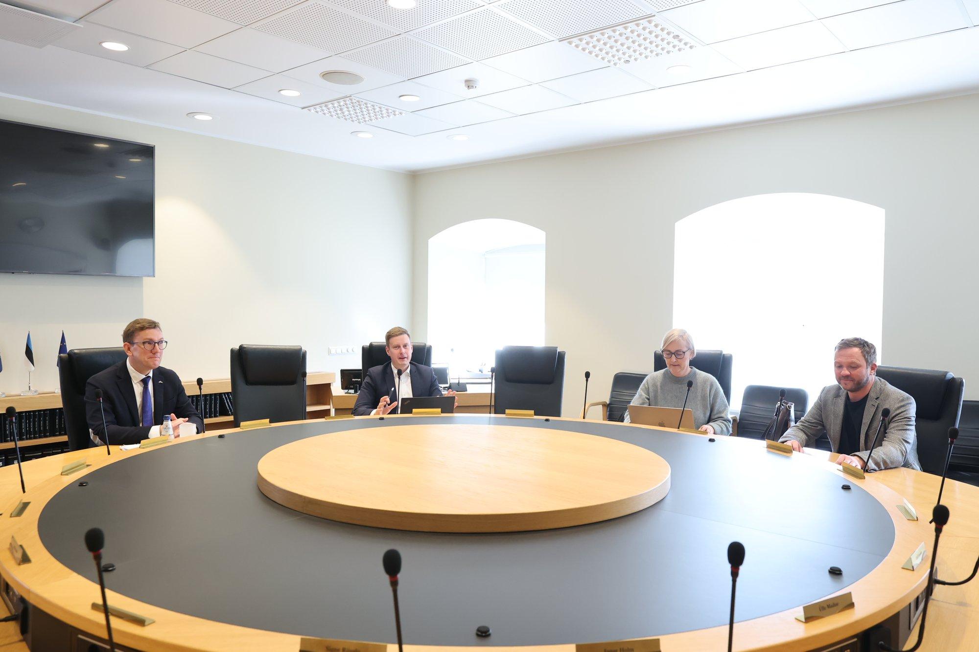 „Vaidluskohti on ka.“ Võimukõnelejad said täna põhimõttelised seisukohad paika