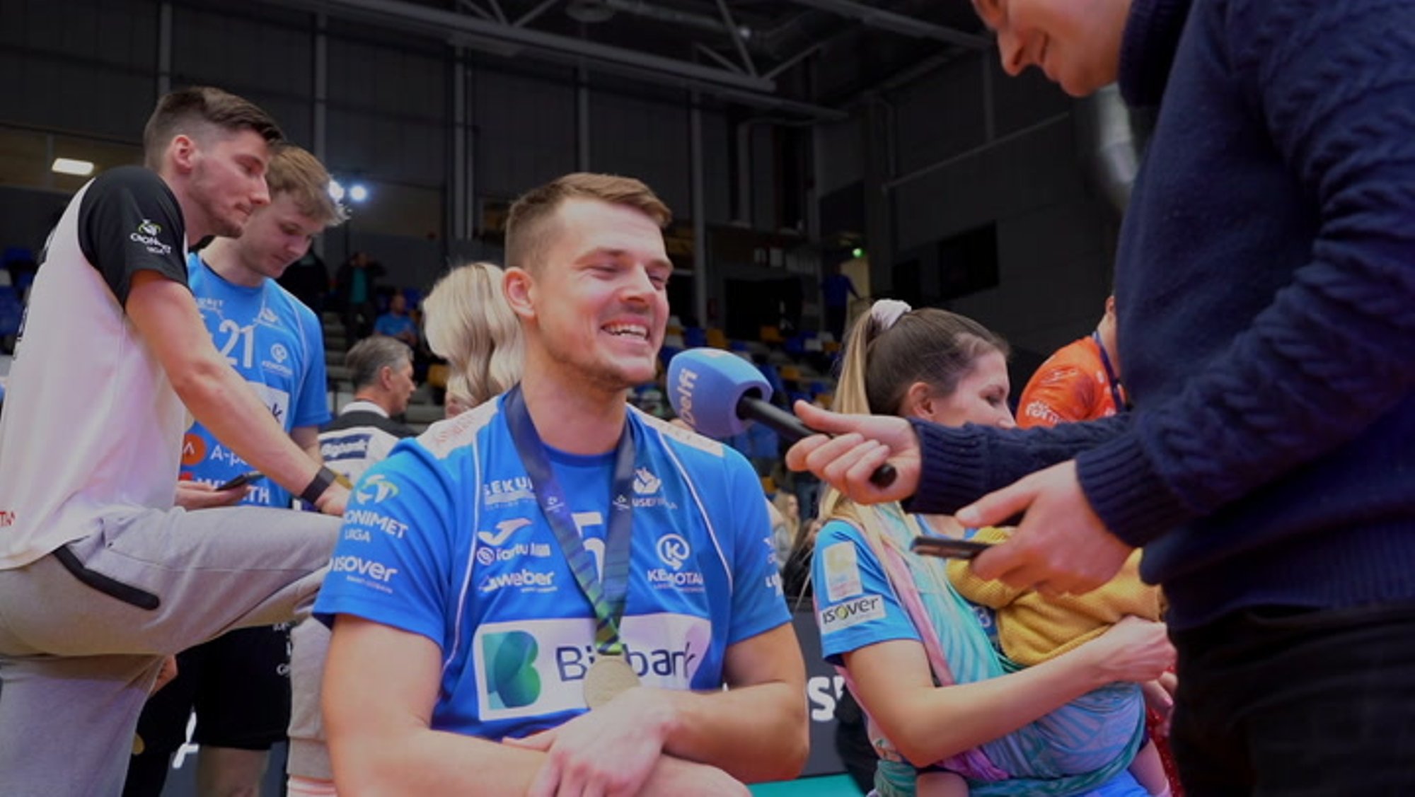 DELFI VIDEO | Hommikul sünnitusmajas, õhtul Balti meister! „Ei oska midagi paremat tahta!“