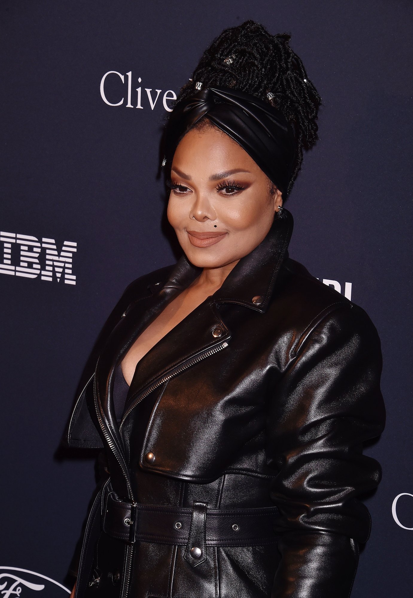 ENNE JA NÜÜD | Ei tunne enam äragi! Kaalu langetanud Janet Jackson näitab saledat figuuri