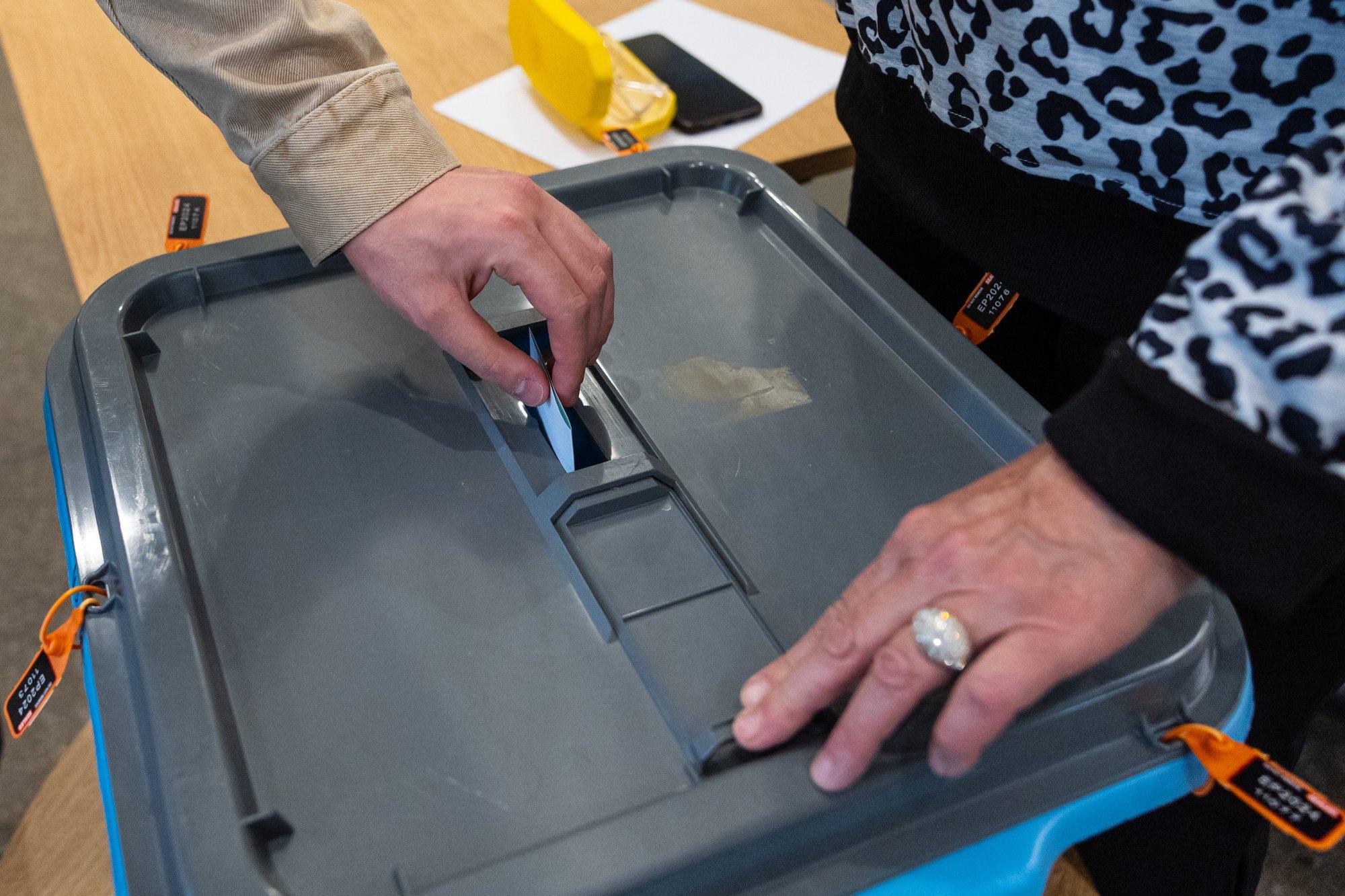 VÕITLEV SÕNA | Noori väga huvitab esmakordselt valima minna. Poliitik, miks sa neile käega lööd?