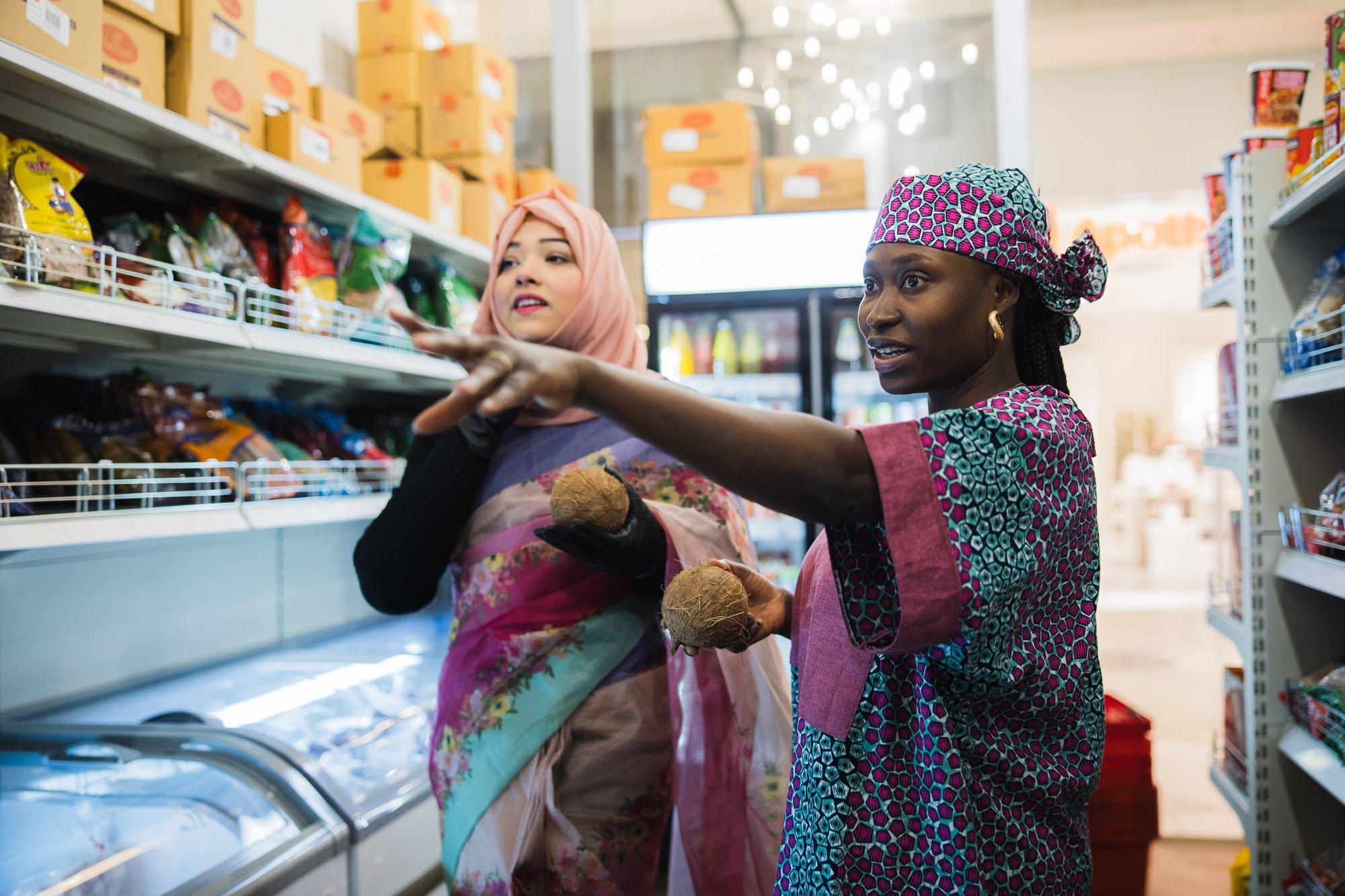 Gangese räimed, soolatud lehmanahad ja banaaniketšup. Pood, mida armastavad nii immigrandid kui ka eksootilisi maitseid hindavad kohalikud