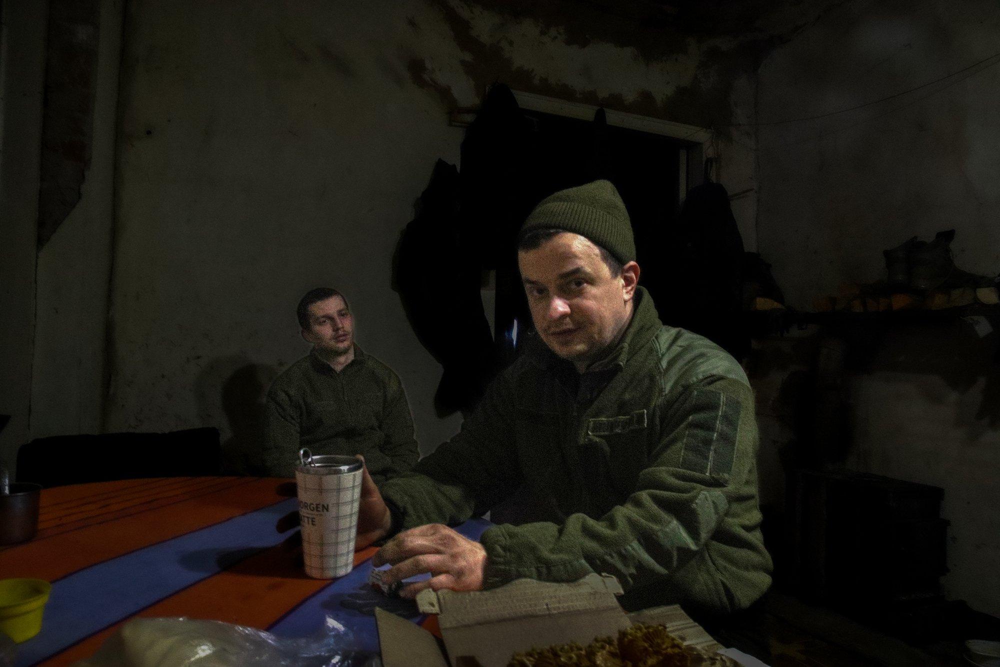 DELFI UKRAINAS | Kurski vanataat langes samal päeval kaks korda vangi ja jõudis veel napsugi võtta