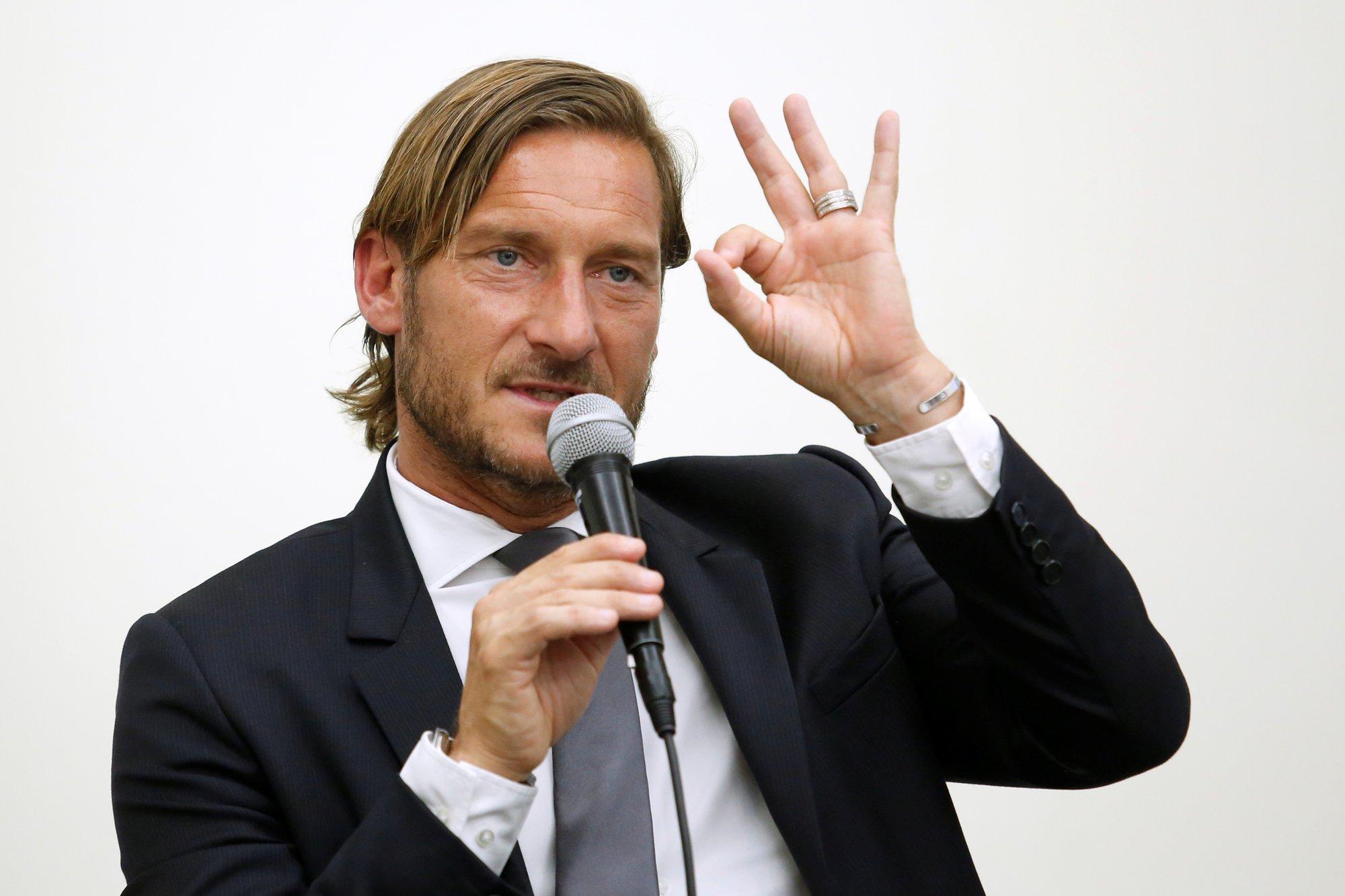 Itaalia jalgpallitähe reis Moskvasse tekitab fännides pahameelt