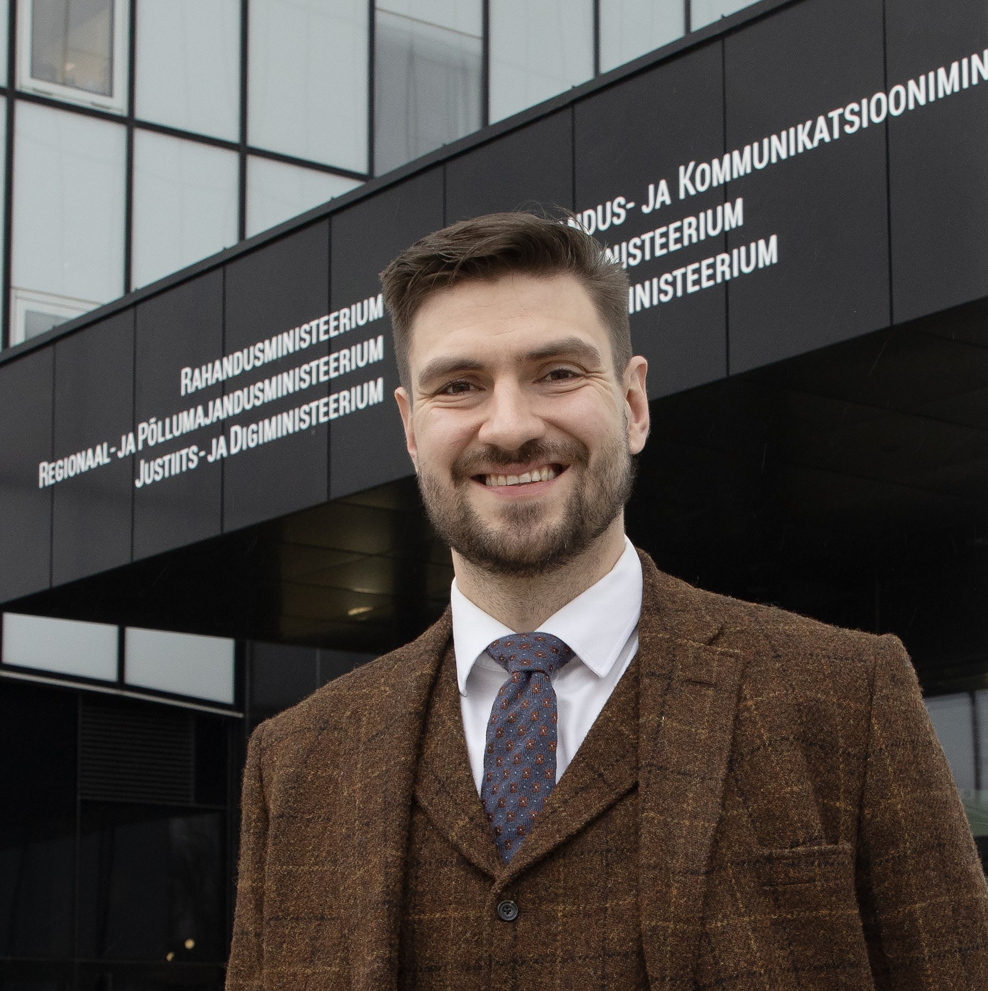 Eriesindajate maale saatmise plaan on valitsuse laualt lõplikult kadunud