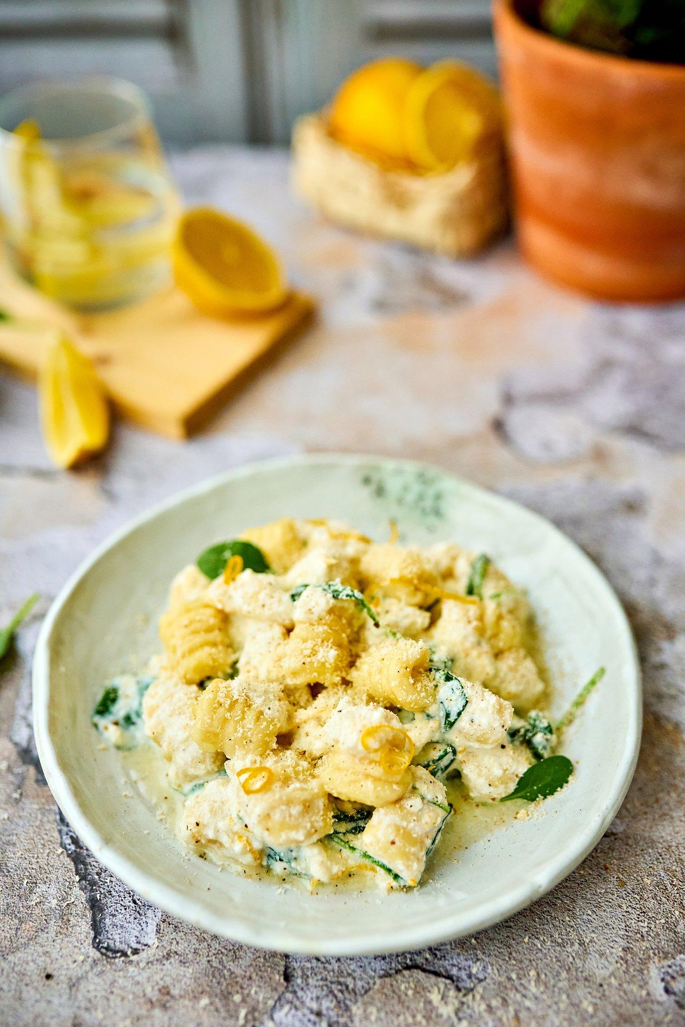 Keedukartuli asemel hoopis maitsvam õhtusöök! Klassikaline kartuli-gnocchi sidruni-ricotta-kastme ja spinatiga