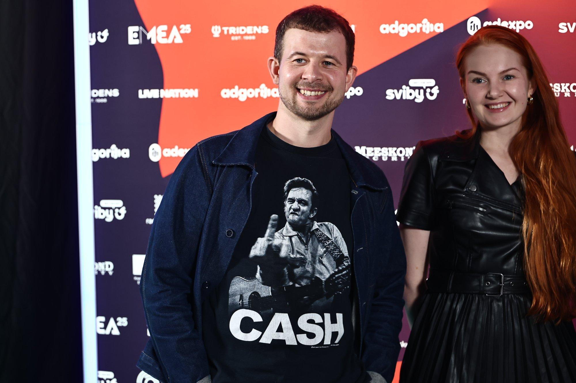 „Ta nii väga soovis seda!“ Ülemsootskaks valitud Jalmar Vabarna pruut rõõmustab kallima uue ameti üle