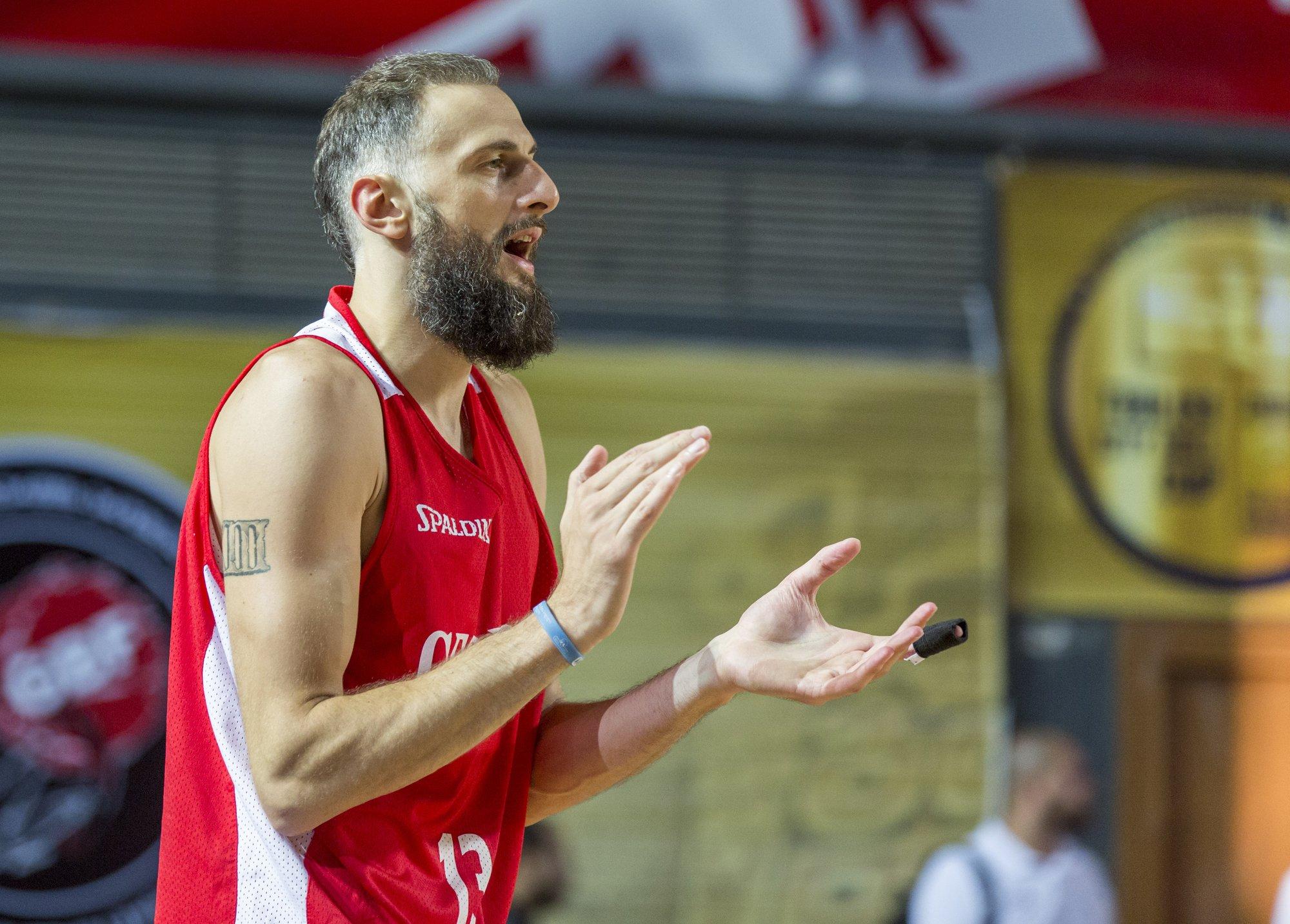 Tartus mänginud korvpallitäht ja maailma tugevaim mees said Eestisse sissesõidukeelu