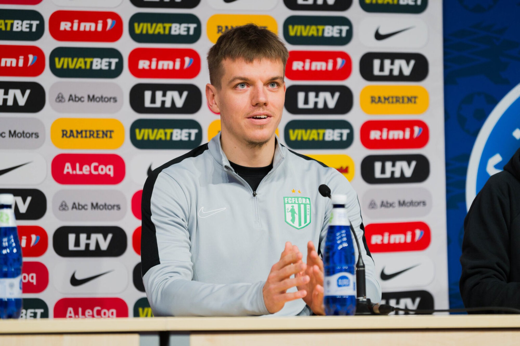 Flora kaaspeatreener pani ootamatult ameti maha