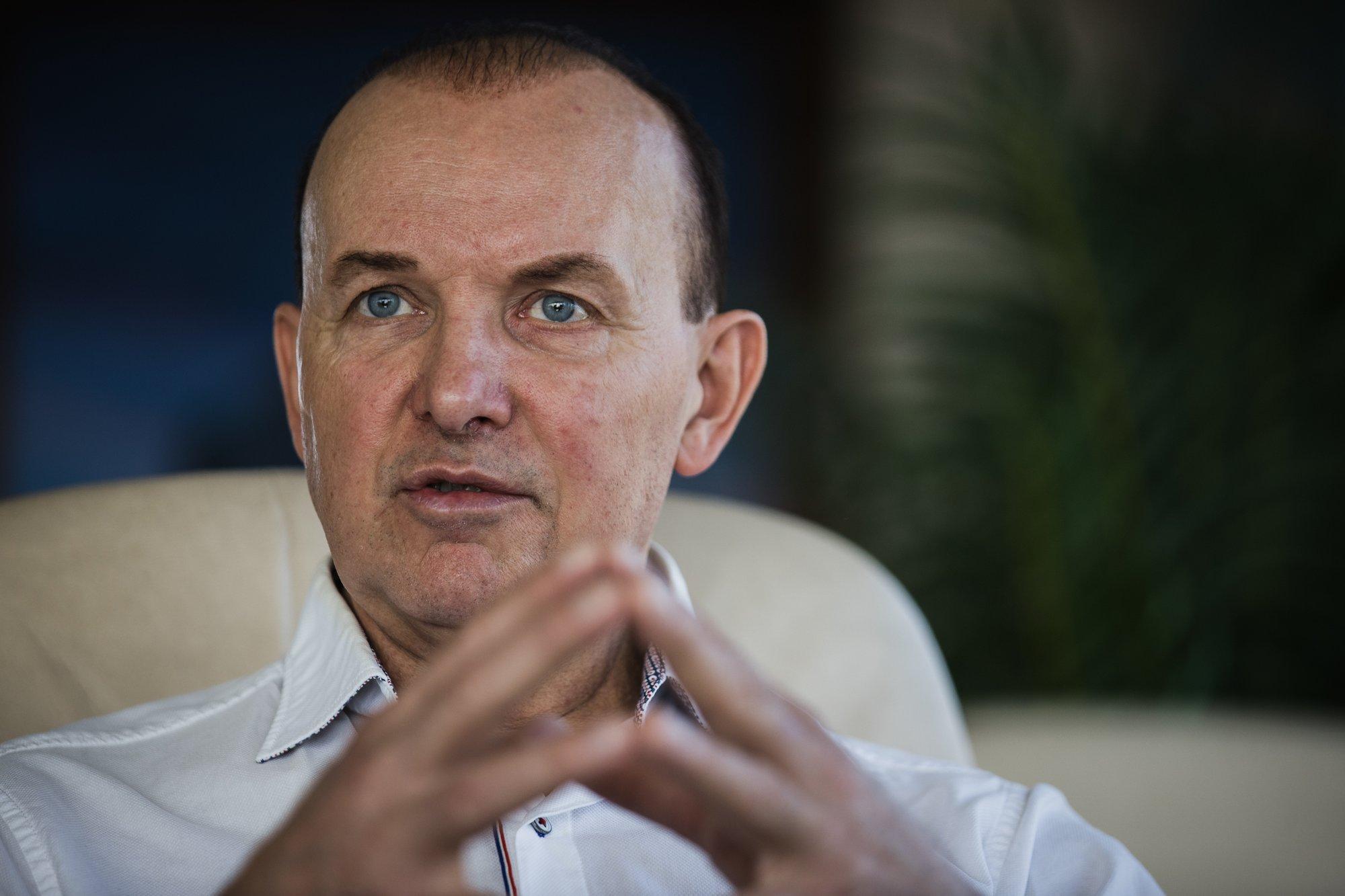 Pöördus politseisse! Kunstnik Soho Fond süüdistas tuulikuärimees Andres Sõnajalga tema kunstikogu omastamises